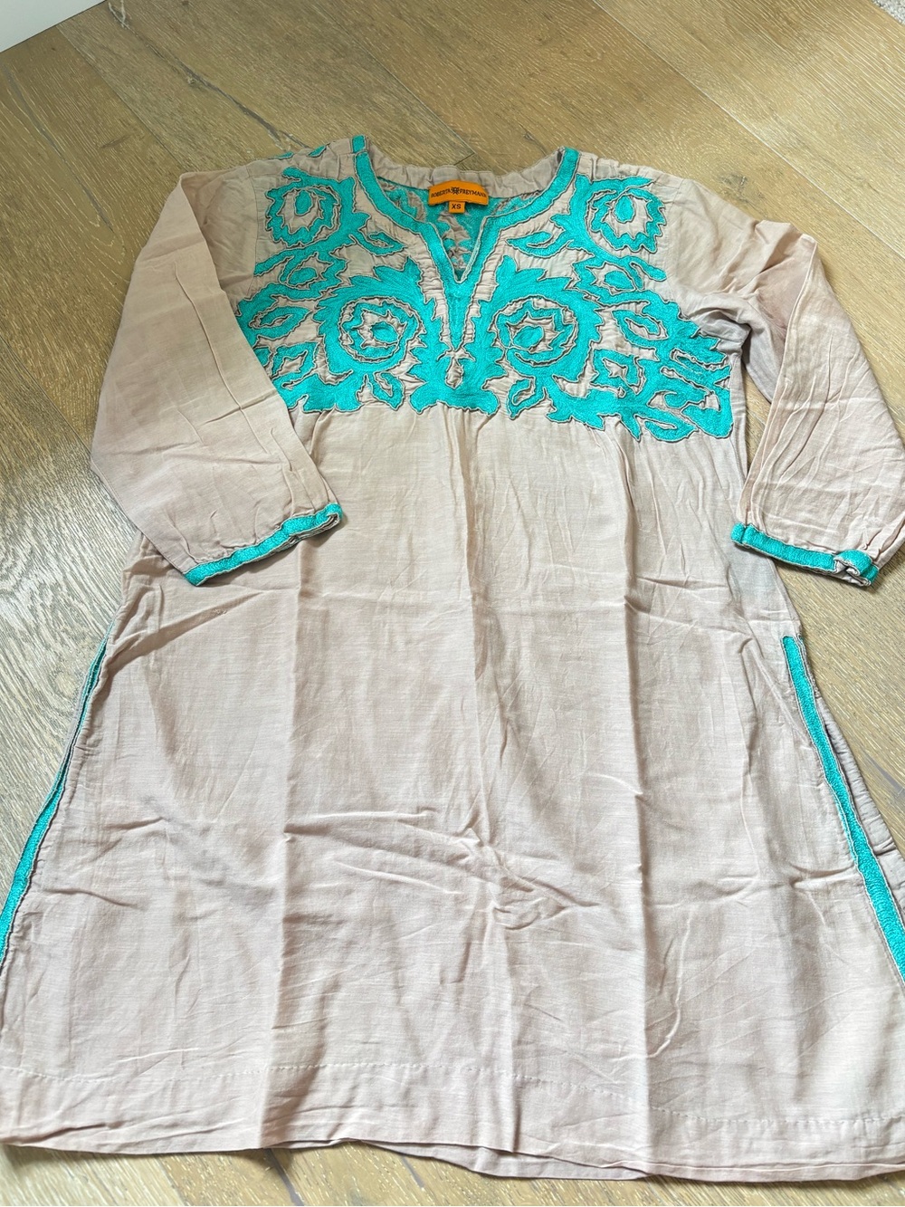 Roberta freymann Beige tunic with Turquoise Embroidery XS